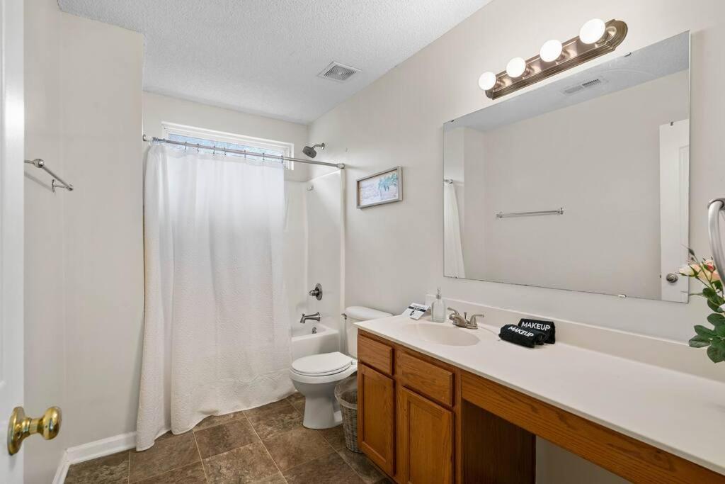 Cozy 4B 2 5B University Home King Beds Jacuzzi تشارلوت المظهر الخارجي الصورة